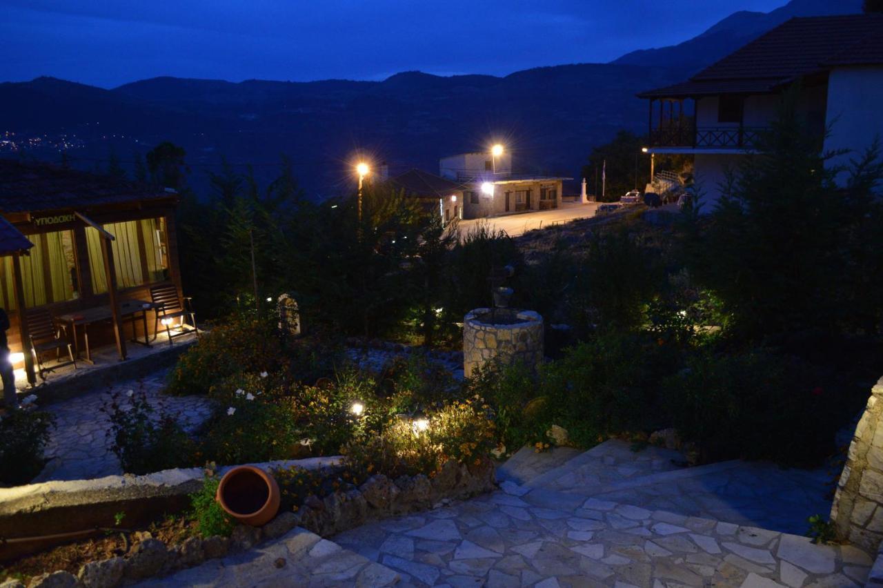 Theasis Suites-Ορεινή Φιλοξενία Kato Sinikia Trikalon Exterior foto