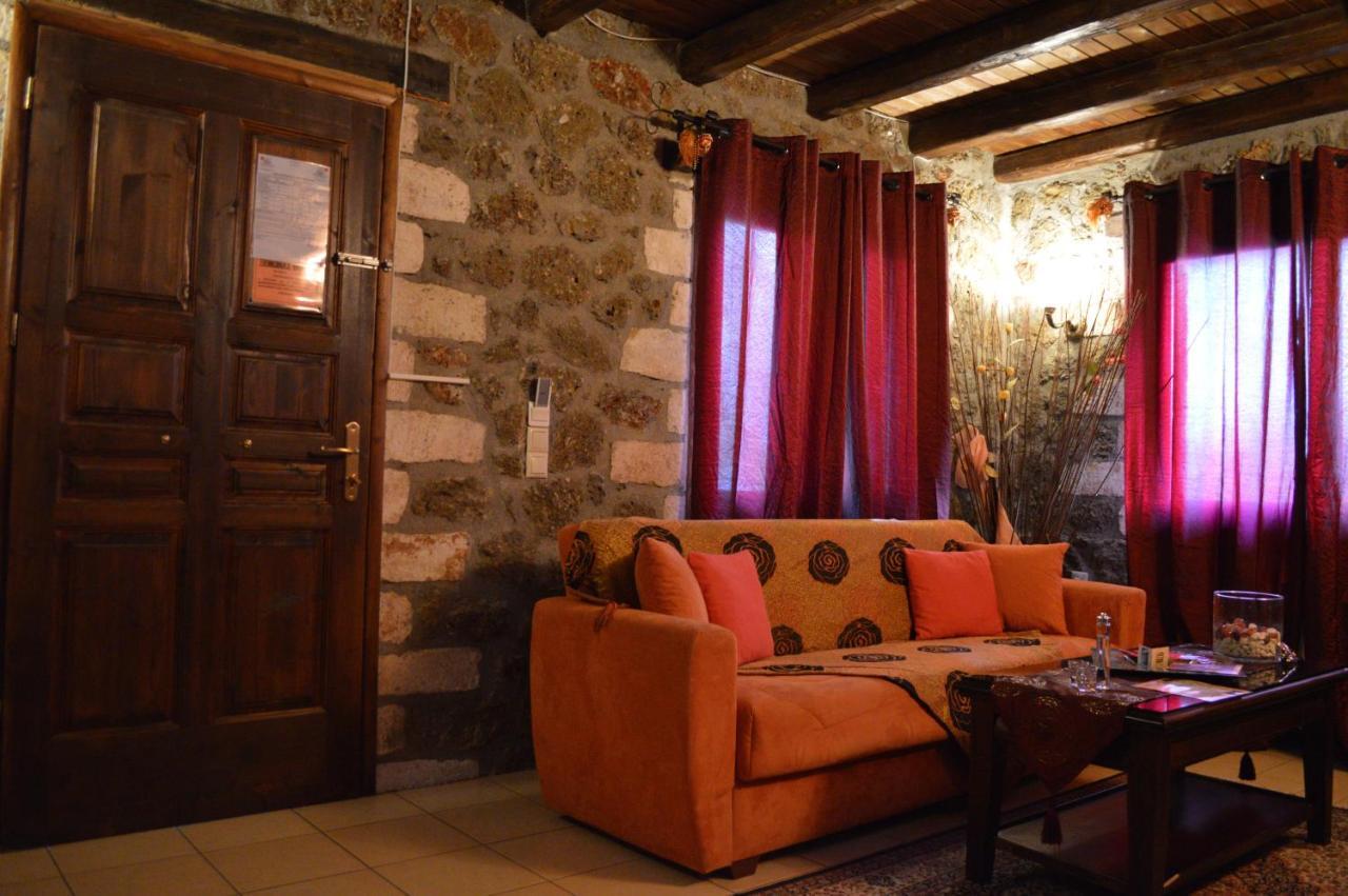 Theasis Suites-Ορεινή Φιλοξενία Kato Sinikia Trikalon Habitación foto
